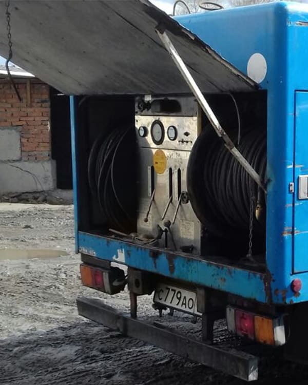 Промывка труб - гидродинамический способ прочистки канализации в Новосибирске